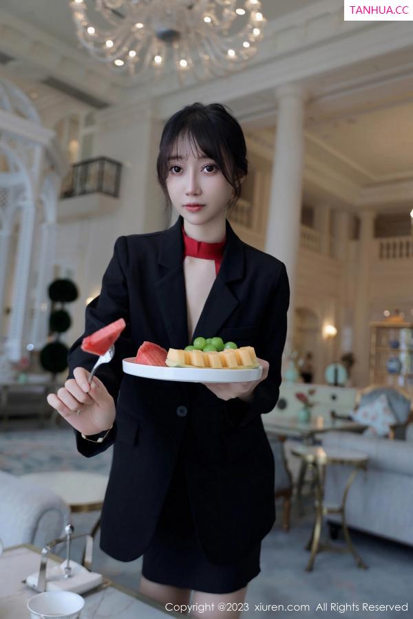 玥儿玥  [XiuRen]高清写真图 2023.07.19 No.7102 玥儿玥er 杭州旅拍第6张图片